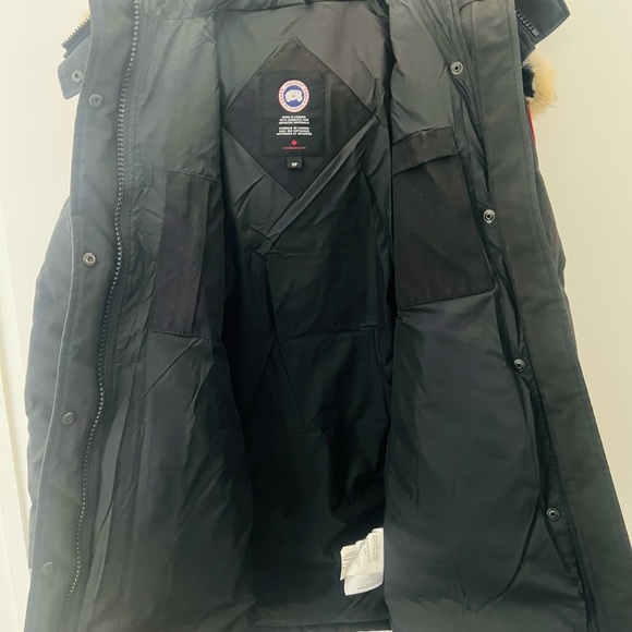 Canada Goose, Shelburne Parka Heritage, Black, Size Small with Fur Trim Hood - Picture 13 of 16